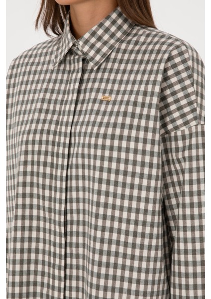 Kadın Koyu Yeşil Gömlek Desenli 50316679-VR079