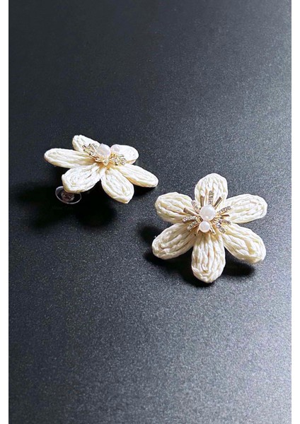 Çiçek Formunda Yazlık Hasır Küpe 635