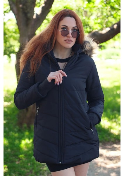 Eldiven Detaylı Siyah Kapüşonlu Orta boy Kürklü Şişme Mont indirimleri