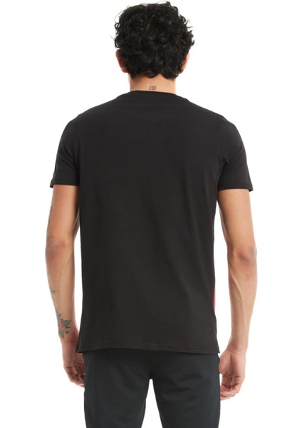 Lisanslı Siyah Büyük Logolu T-Shirt Hediye Anahtarlık ve Atkı fiyatları