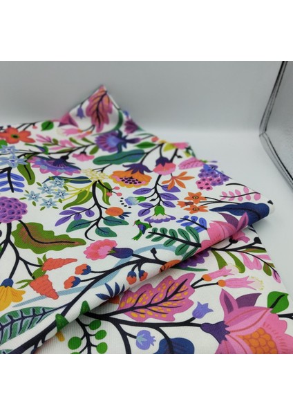 Botanik Çiçek Desenli Dijital Baskılı Döşemelik Polyester Kumaş – Canlı Görünüm | 140 cm Genişlik Elndö3 fırsatları
