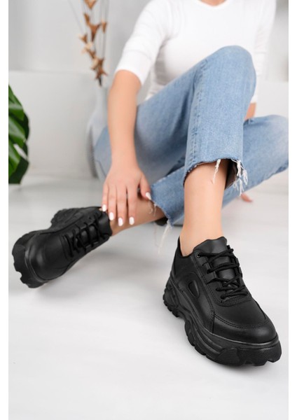 Yüksek Tabanlı Hafif Rahat Bağcıklı Spor Ayakkabı-Siyah