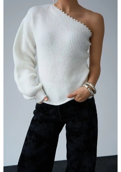 Tek Kollu Yakası Incılı Trıko Kazak