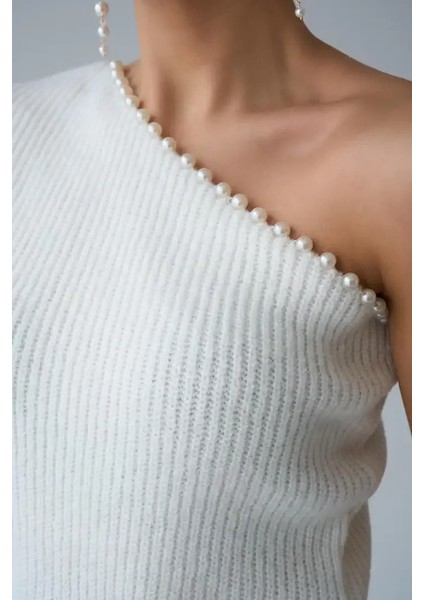 Tek Kollu Yakası Incılı Trıko Kazak