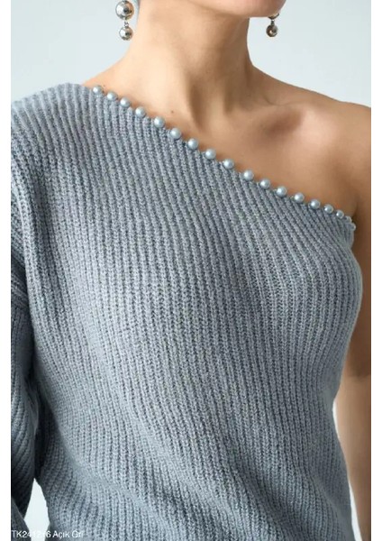 Tek Kollu Yakası Incılı Trıko Kazak