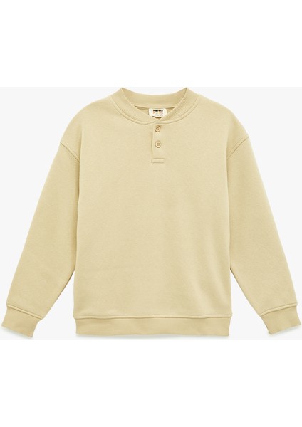 Uzun Kollu Düğme Detaylı Yuvarlak Yaka Oversize Sweatshirt