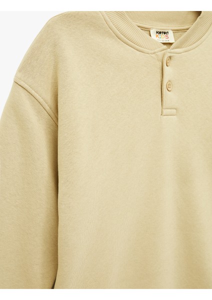 Uzun Kollu Düğme Detaylı Yuvarlak Yaka Oversize Sweatshirt modelleri