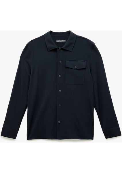Regular Fit Viskon Karışımlı Kapaklı Cep Detaylı Klasik Yaka Uzun Kollu Gömlek