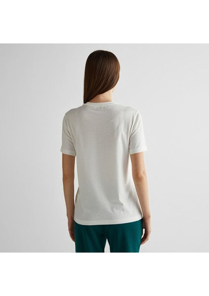 Kadın Krem Regular Fit Bisiklet Yaka Logolu T-Shirt fiyatları