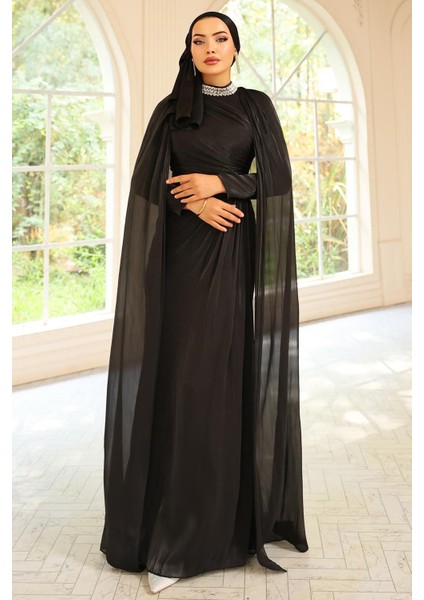 Yakası Taşlı Pelerin Detaylı Yoryo Ipek Tesettür Abiye Elbise Siyah 1247