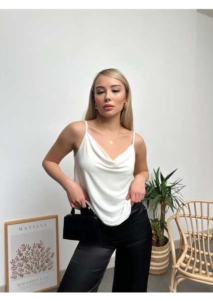 Kadın Beyaz Ip Askılı Degaje Yaka Luxury Bluz indirimleri