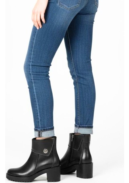 Siyah Deri Fermuar Detaylı Düğme Aksesuarlı Kadın Arkadan Lastikli Bot modelleri