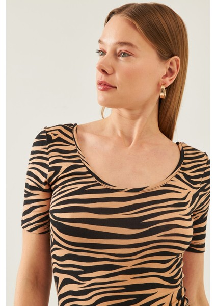 Kadın Kahverengi Zebra Desen U Yaka Kısa Kol Viskon Bluz fiyatları