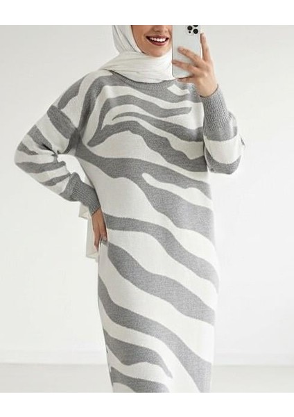 Yırtmaçlı Desenli Triko Elbise fiyatları