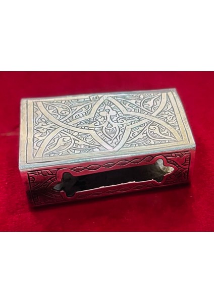 Gümüş Antika Kibritlik 5,5cm 4cm Ölçülerinde 25.5 Gram Ağırlığında fırsatları