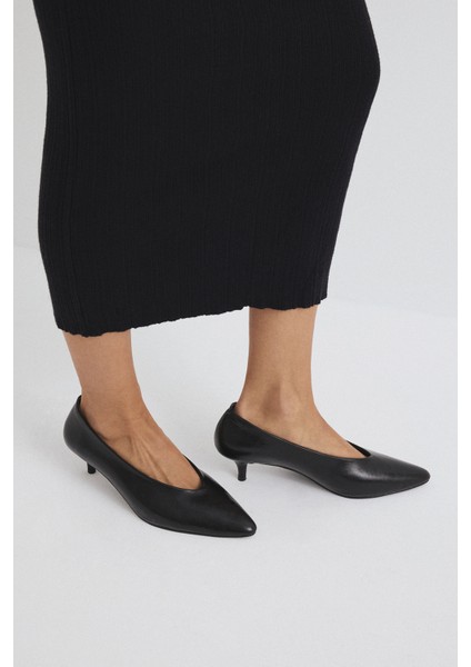 Topuklu 2538 - Sivri Burun Mini Siyah Kadın Topuklu