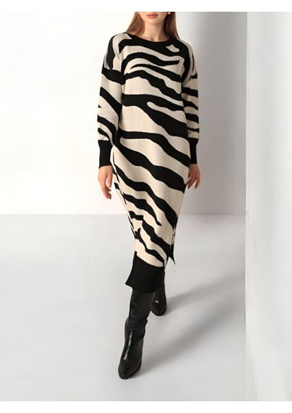 Yırtmaçlı Desenli Triko Elbise fiyatları