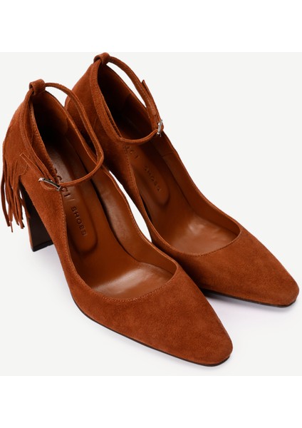 Deri Püsküllü Topuklu Ayakkabı