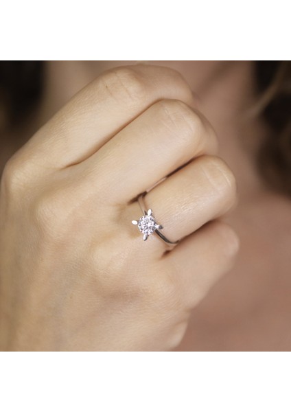 Badem Tırnak Pırlanta Modeli 925 Ayar Gümüş Tektaş Yüzük - Taş Çapı 6 Mm-0,80 Ct fiyatları