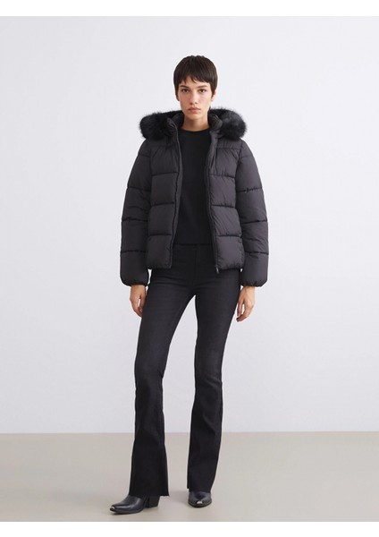 Lcw Vision Siyah Kadın Kapüşonlu Düz Şişme Mont fiyatları