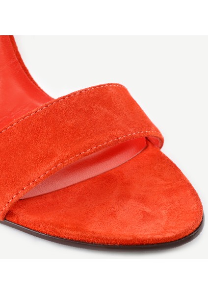 Fiyonk Detaylı Deri Topuklu Ayakkabı