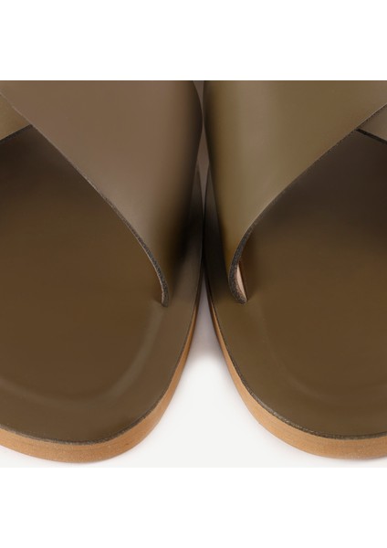 Çapraz Bantlı Deri Terlik