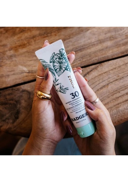 Organik Yüz Güneş Kremi - Spf 30 - Mavi Işık Korumalı - Doğal Mat Bitiş - Mineral Filtre - 50 ml indirimleri