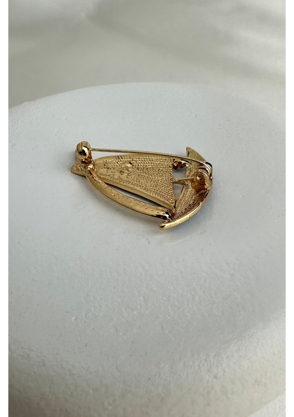 Altın Sarısı Renkli Yelkenli Tasarımlı Broş (4cm) fiyatları