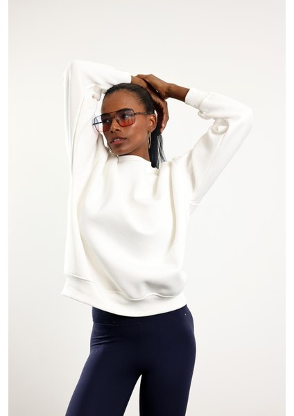 Beyaz Parçalı Basic Sweatshirt 3408 fırsatları