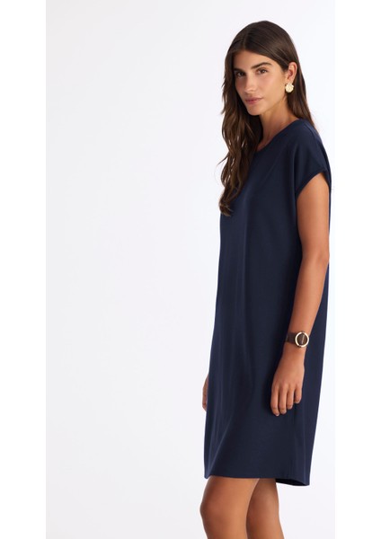 Arka Detaylı Kısa Kollu Kısa Elbise