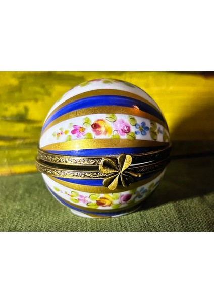 4,5 cm Çapında Limoges Porselen ve Pirinç Kutu Bonboniyer