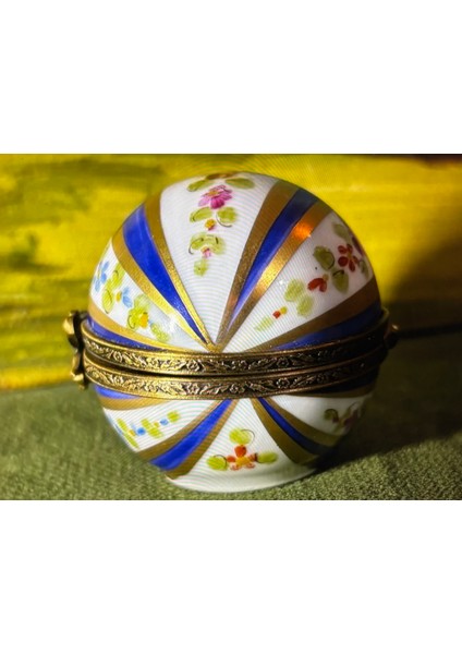 4,5 cm Çapında Limoges Porselen ve Pirinç Kutu Bonboniyer modelleri