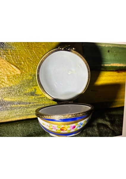 4,5 cm Çapında Limoges Porselen ve Pirinç Kutu Bonboniyer fırsatları