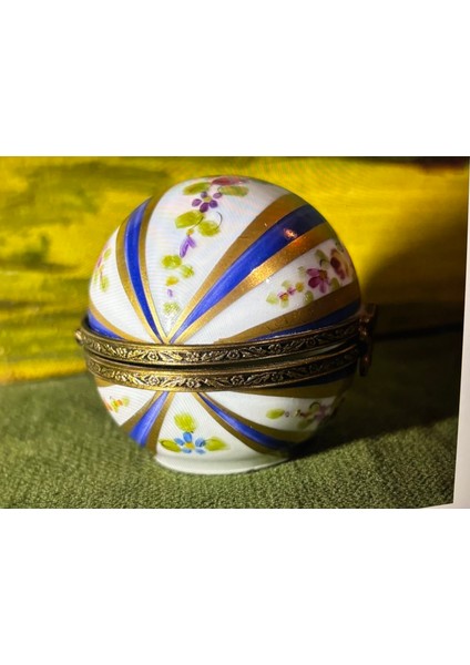 4,5 cm Çapında Limoges Porselen ve Pirinç Kutu Bonboniyer