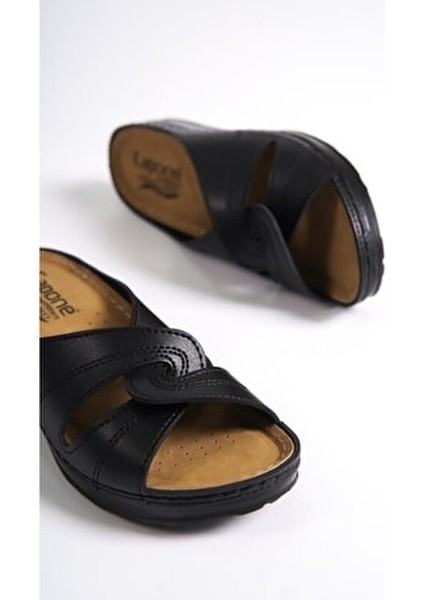 107042 Kadın Terlik