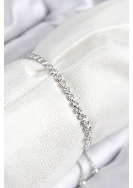 Pirinç Zirkon Taşlı Sıralı Model Gümüş Renk Asansörlü Kadın Bileklik - TJ-BB7726 modelleri