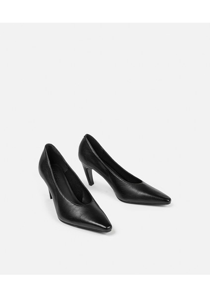 Sivri Burun Topuklu Ayakkabı IW6250031017001 modelleri
