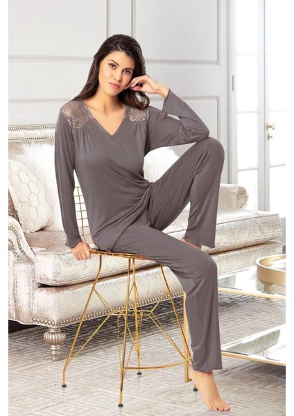 8618 Kadın Uzun Kollu Dantel Detaylı Pijama Takımı-Füme