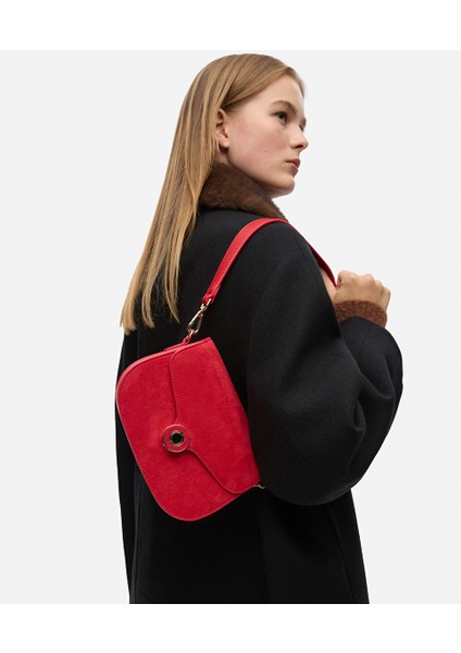 Süet görünümlü kapaklı çanta IW6250052048034 modelleri