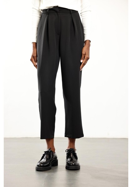 Siyah Yüksek Bel Havuç Pantolon 51207 fırsatları