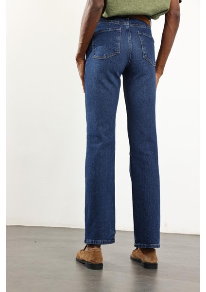 Mavi Düz Kesim Jean fırsatları