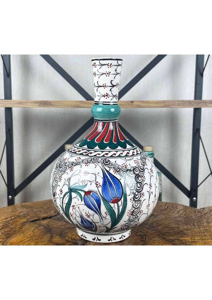 Diplomatik Hediye – Mavi Lale Iznik Çini Vazo