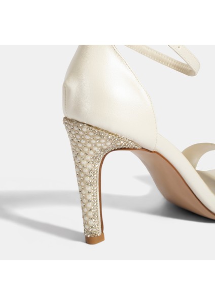 Kadın Beyaz Ayarlanabilir Tokalı Taşlı Topuklu Abiye Sandalet indirimleri