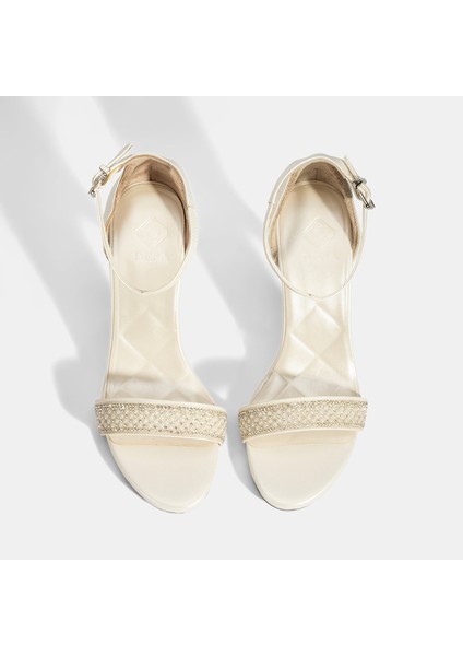 Kadın Beyaz Ayarlanabilir Tokalı Taşlı Topuklu Abiye Sandalet