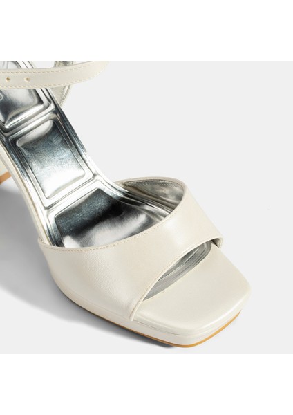 Kadın Beyaz Ayarlanabilir Tokalı Topuklu Gelin Ayakkabısı