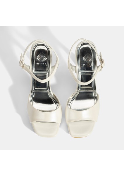 Kadın Beyaz Ayarlanabilir Tokalı Topuklu Gelin Ayakkabısı