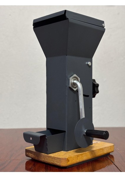 Bilyeli Ceviz, Fındık, Badem, Kayısı Çekirdeği Kırma MAKINESI-002