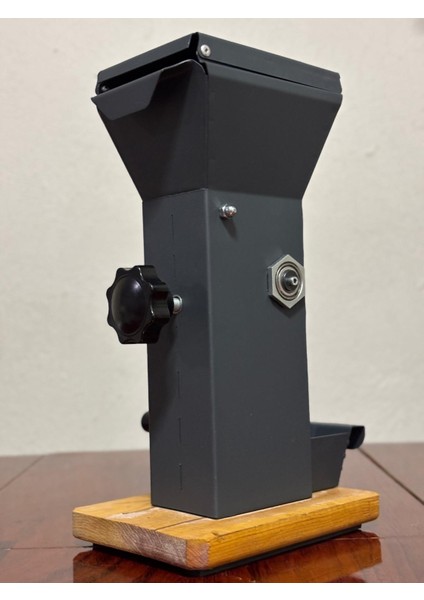 Bilyeli Ceviz, Fındık, Badem, Kayısı Çekirdeği Kırma MAKINESI-002 fiyatları