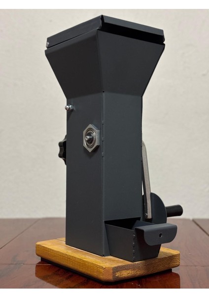 Bilyeli Ceviz, Fındık, Badem, Kayısı Çekirdeği Kırma MAKINESI-002