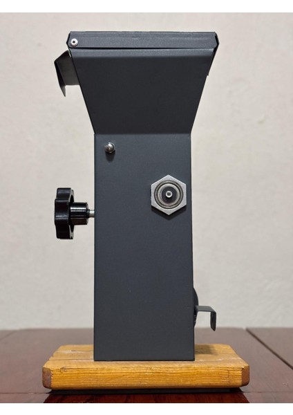 Bilyeli Ceviz, Fındık, Badem, Kayısı Çekirdeği Kırma MAKINESI-002